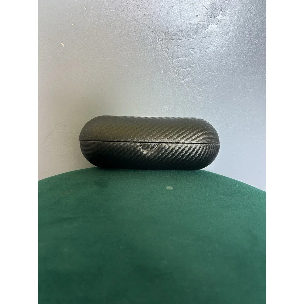 Oakley Rare Carbon Fiber Pattern Clamshell Case